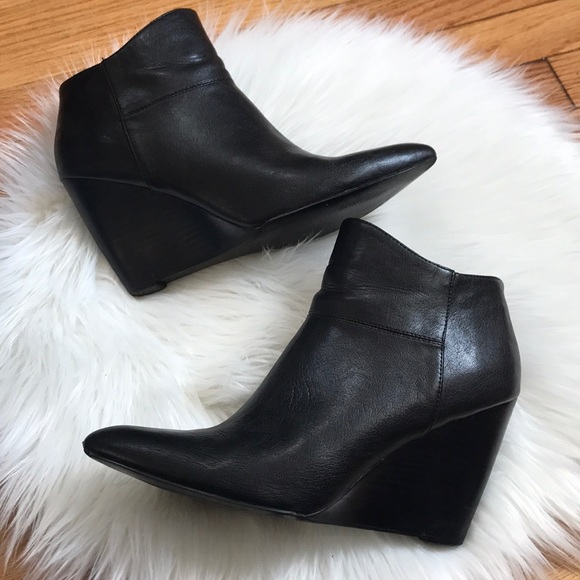 nine west black wedge boots